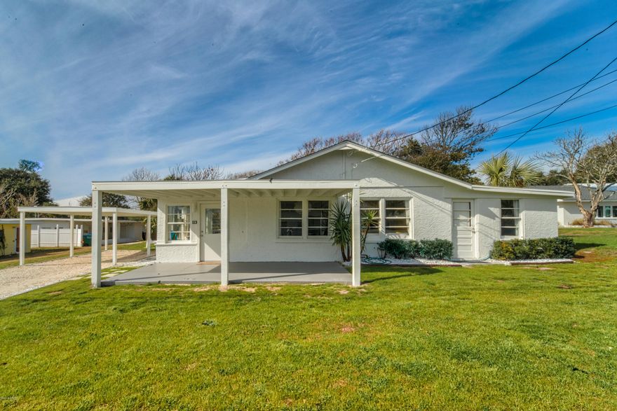 Laguna Beach Block doll house. This vintage cottage is  rental ready and absolutely delightful. This is must own investment piece. The large 75x125 lot gives plenty of  room for a pool,volley ball court or just beach toys. This cottage is only a half block to Laguna beach. Easy Golf cart ride to the local beach market,donut shop or gift shop The location is close to all the attractions ,such as Pier Park, Carillon Beach and 30A. Oh and Did I mention the BEACH is so close!!.

Laguna beach is a known for it Beachy  lifestyle and sense of community. Come check this home out. It is truly a Joy to view. It will WOW you. This is a one of a kind cottage so if you like original this home is for you. Zoning is R-2 so short term rentals are A ok