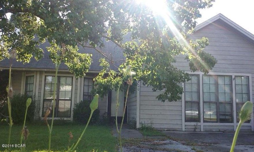 Vacant.  Good condition.  Painted and new carpet. as/is