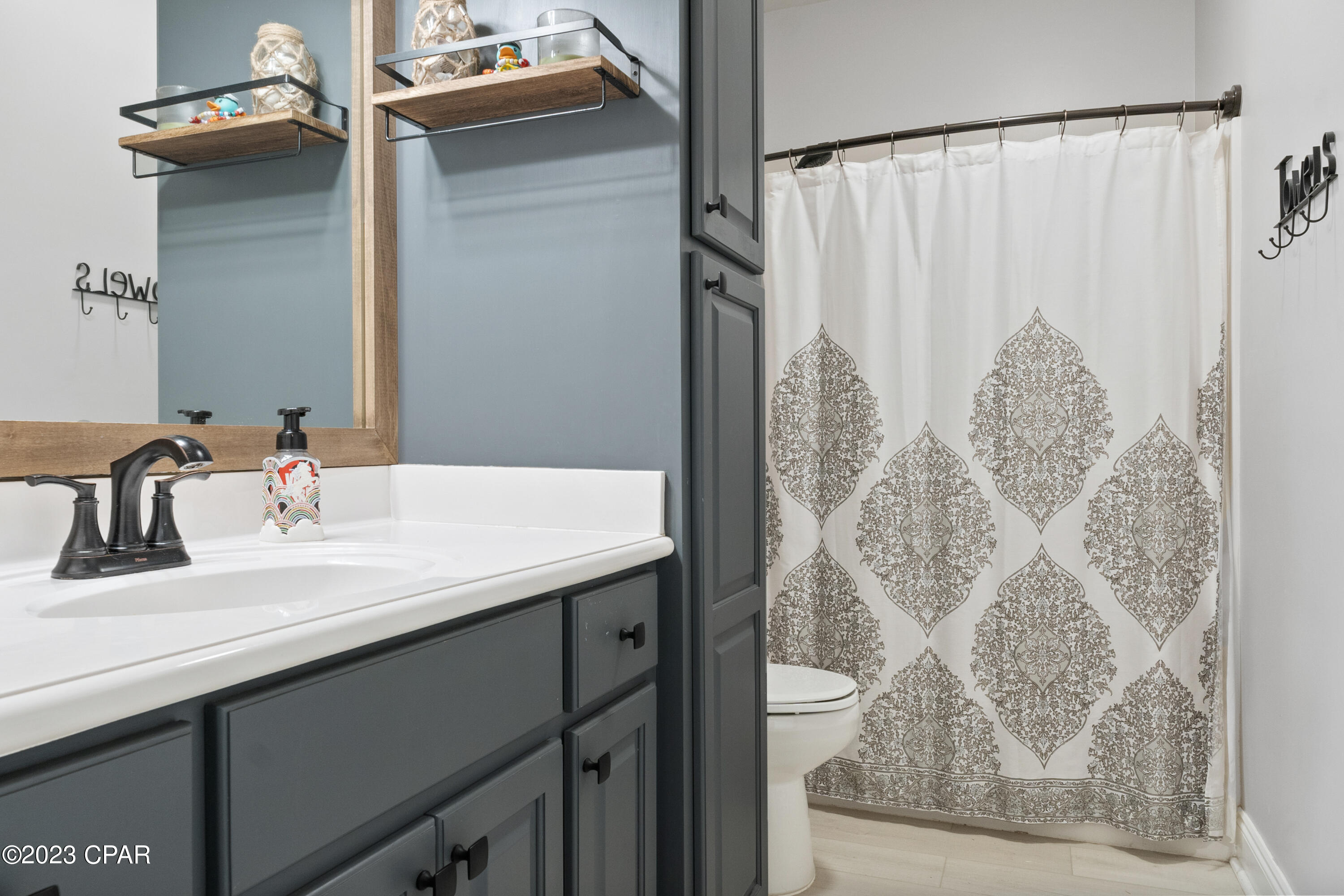 Kirkland Manor - Residential