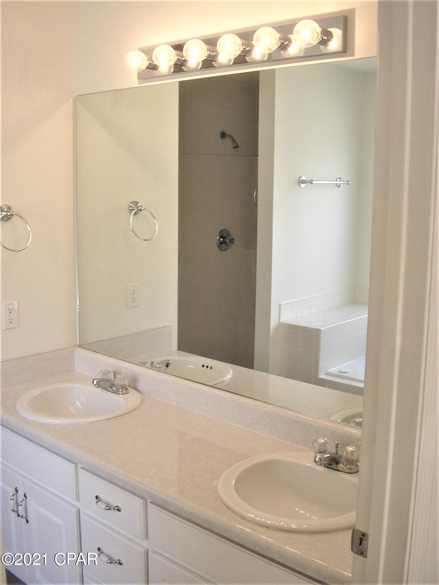 Hidden Pines Phase VI - Residential Lease