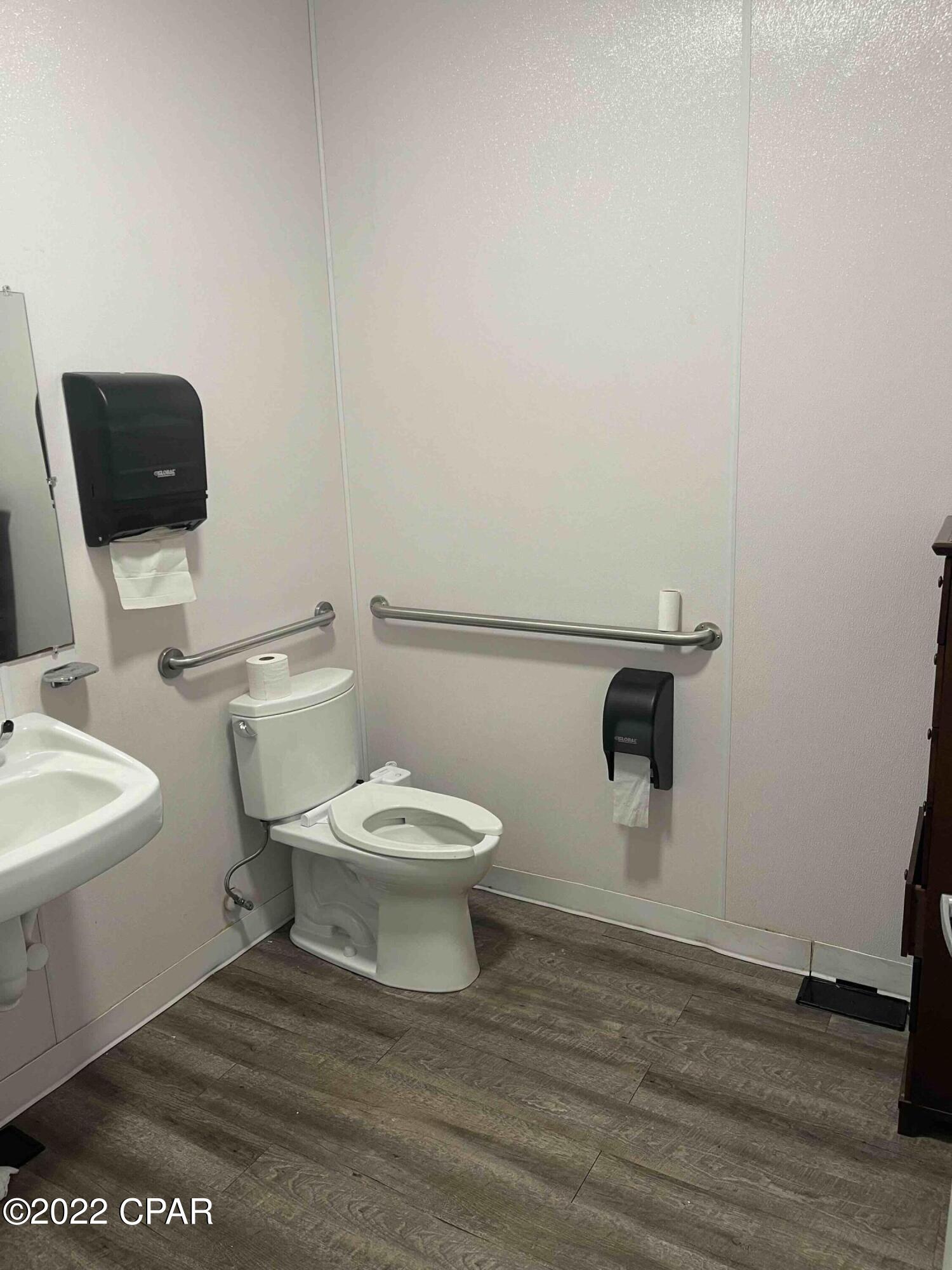 Beach Commerce Park - Commercial Lease