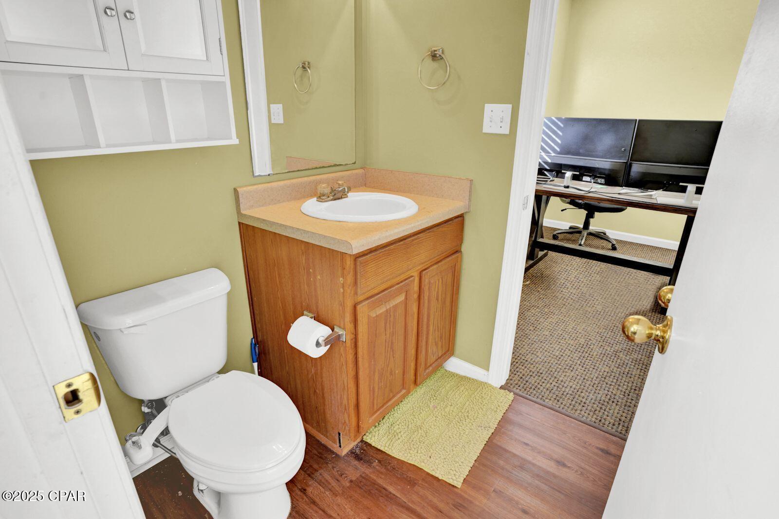 [No Recorded Subdiv] - Commercial Sale