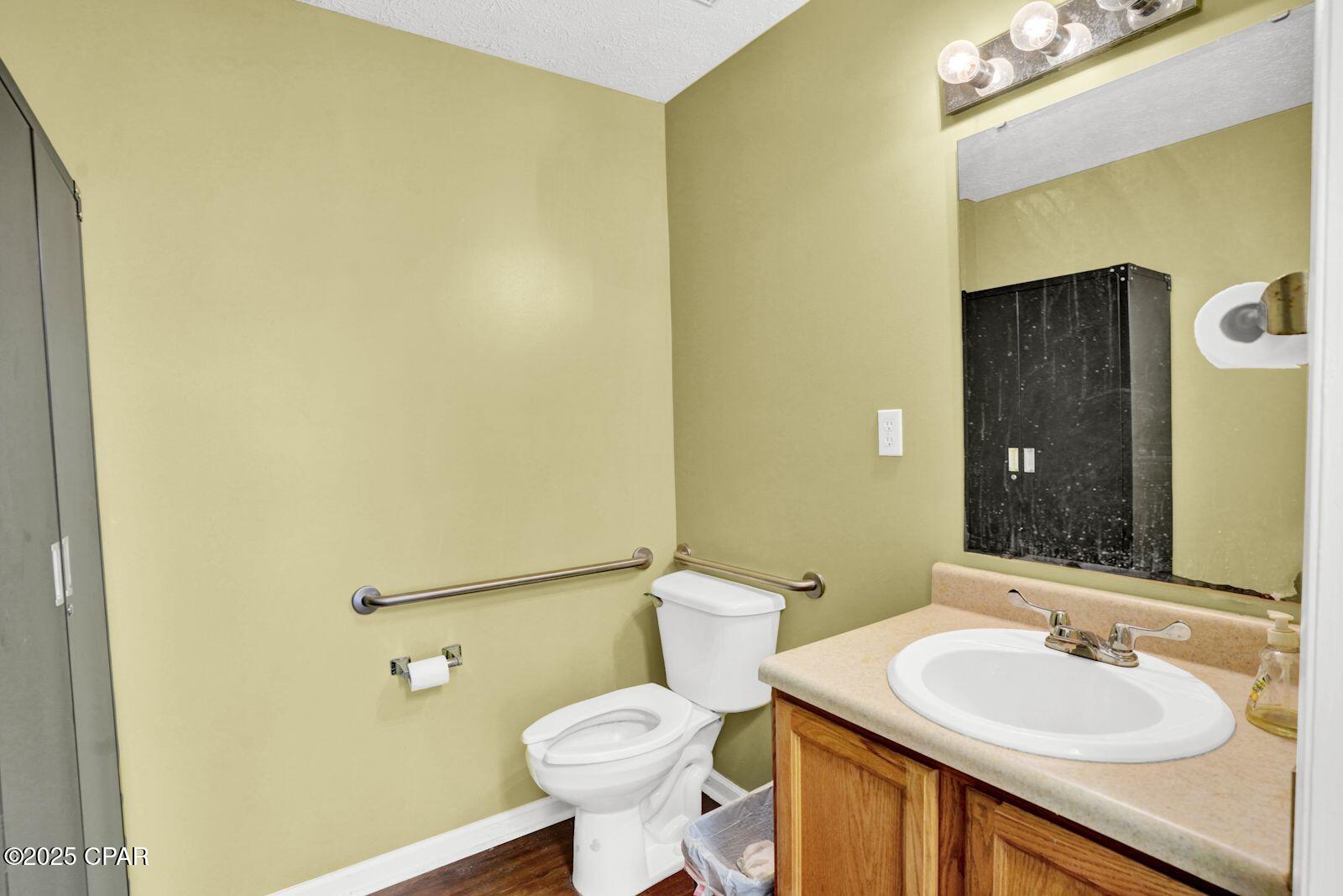 [No Recorded Subdiv] - Commercial Sale