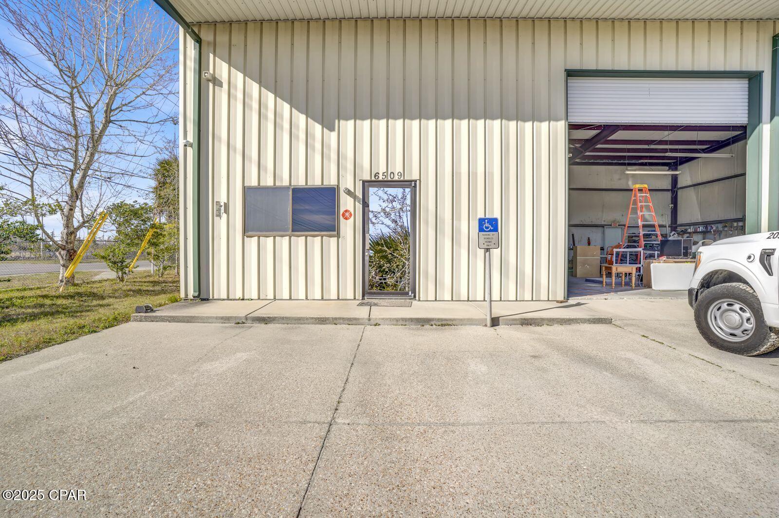 [No Recorded Subdiv] - Commercial Sale