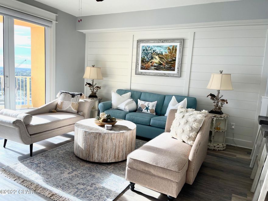 Great one bedroom 2 bath unit with unobstructed view of the gulf.  The floor of this unit is high enough that the new hotel next door is not interfering.