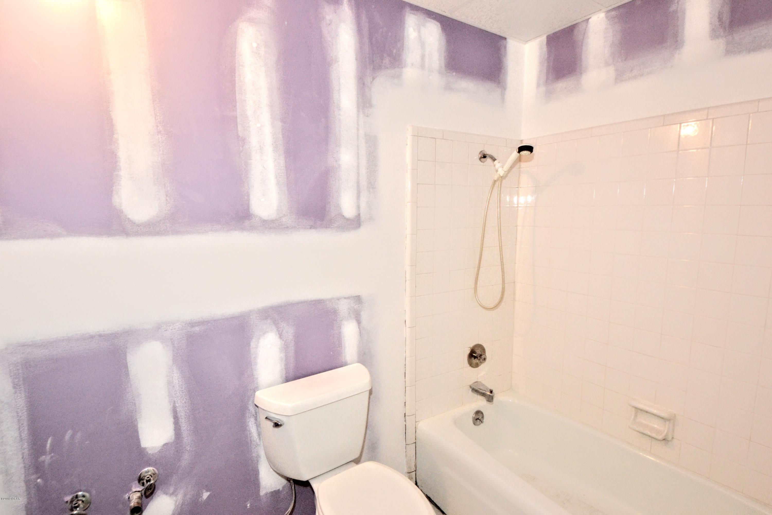 Bay Club Condo Ph 2 - Residential