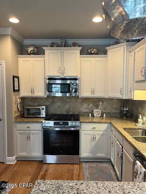 Magnolia Bay Club - Residential