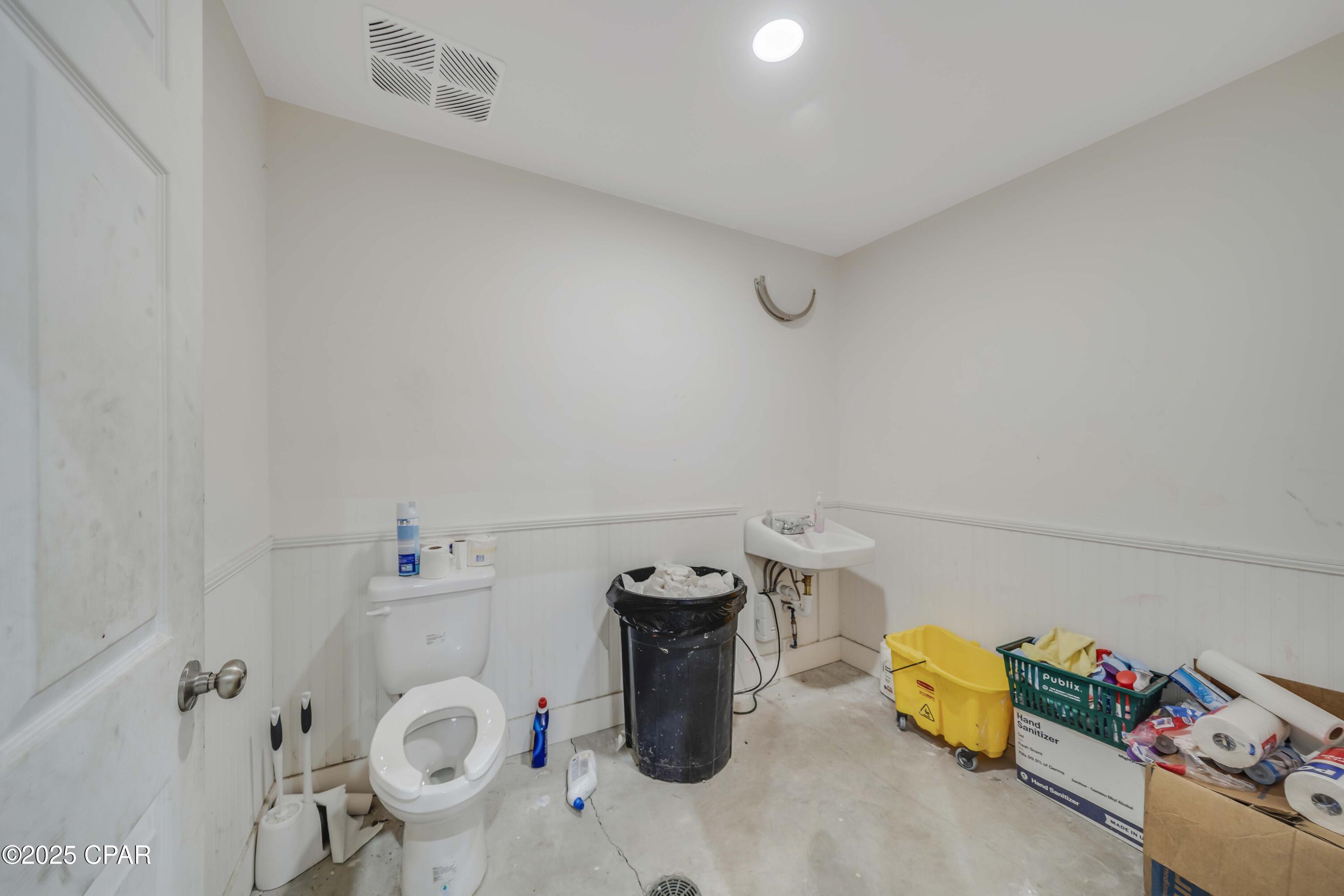 Beach Commerce Park - Commercial Sale