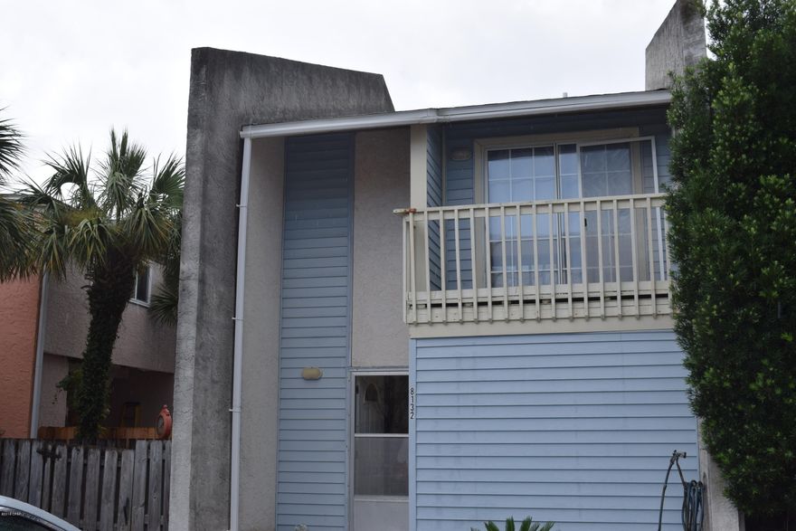 Come see this Townhouse. It is so close to The Worlds Most Beautiful Beaches! Get this beach rental while it is on the market. Property is close to night life, restaurants, fun for the kids.Roof is 5 years old. AC is 8 years old. This is a must see property!