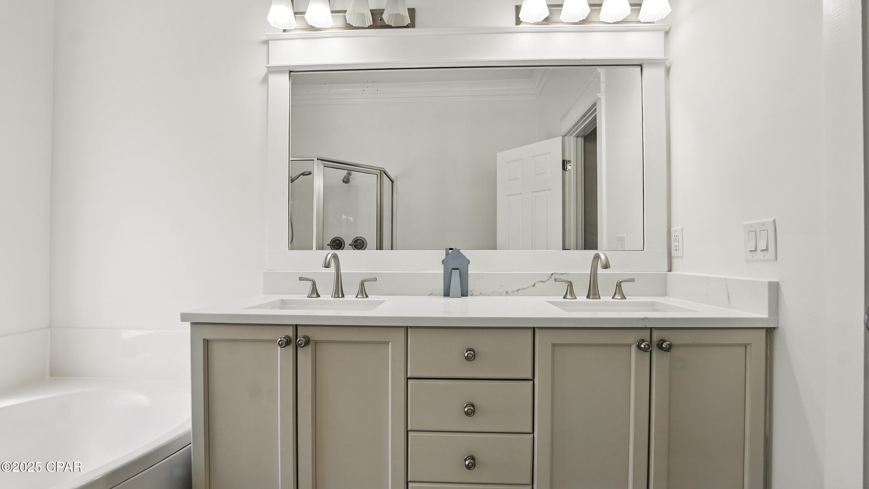 Gulf Shore Manor - Residential