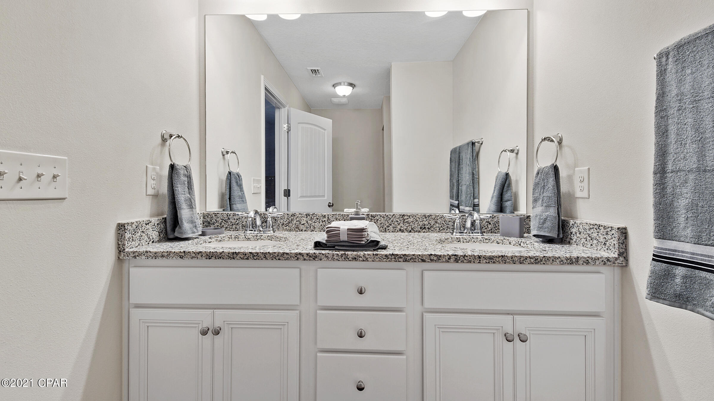 Hathaway Townhomes - Residential Lease