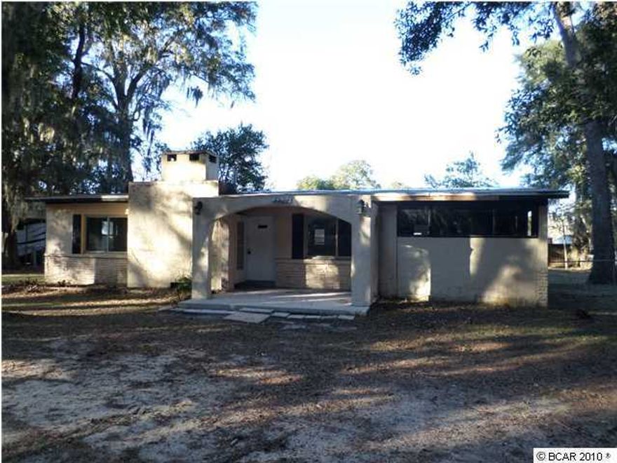 This 3 bed 1 bath home in Parker has potential to be a great starter home with some TLC. Close to Tyndall Parkway which offer lots of shops and restaurant. Seller will offer an allowance up to $500 to owner occupant Buyer's purchase of a home warranty of their choice. IN ADDITION to normal Buyer closing costs, Buyer pays Doc Stamps on the Deed, closing service fee of $250, electronic recording fee of $27. Seller does not complete mold or problem drywall remediation or provide any type of clearance or certification to the buyer. Closing cost assistance cannot go towards transfer taxes (doc stamps on the deed or mortgage) association transfer fees, or any prepaid expenses. Investor sales are not eligible for buyer closing cost assistance. All High Bids will be subject to Seller's