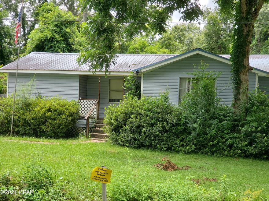 CURRENTLY UNDER CONTRACT, SELLER ACCEPTING BACKUP OFFERS Callinh all investors! Flip it for a bundle, rent it lickety split for income, or... make it your own! The city should allow you to build a home or put a mobile on it. Roof 2003. 2005 roof permit available and allowed for wind mitigation discounts. Estimation is home needs $30-$50k into it. Call for your showing today.