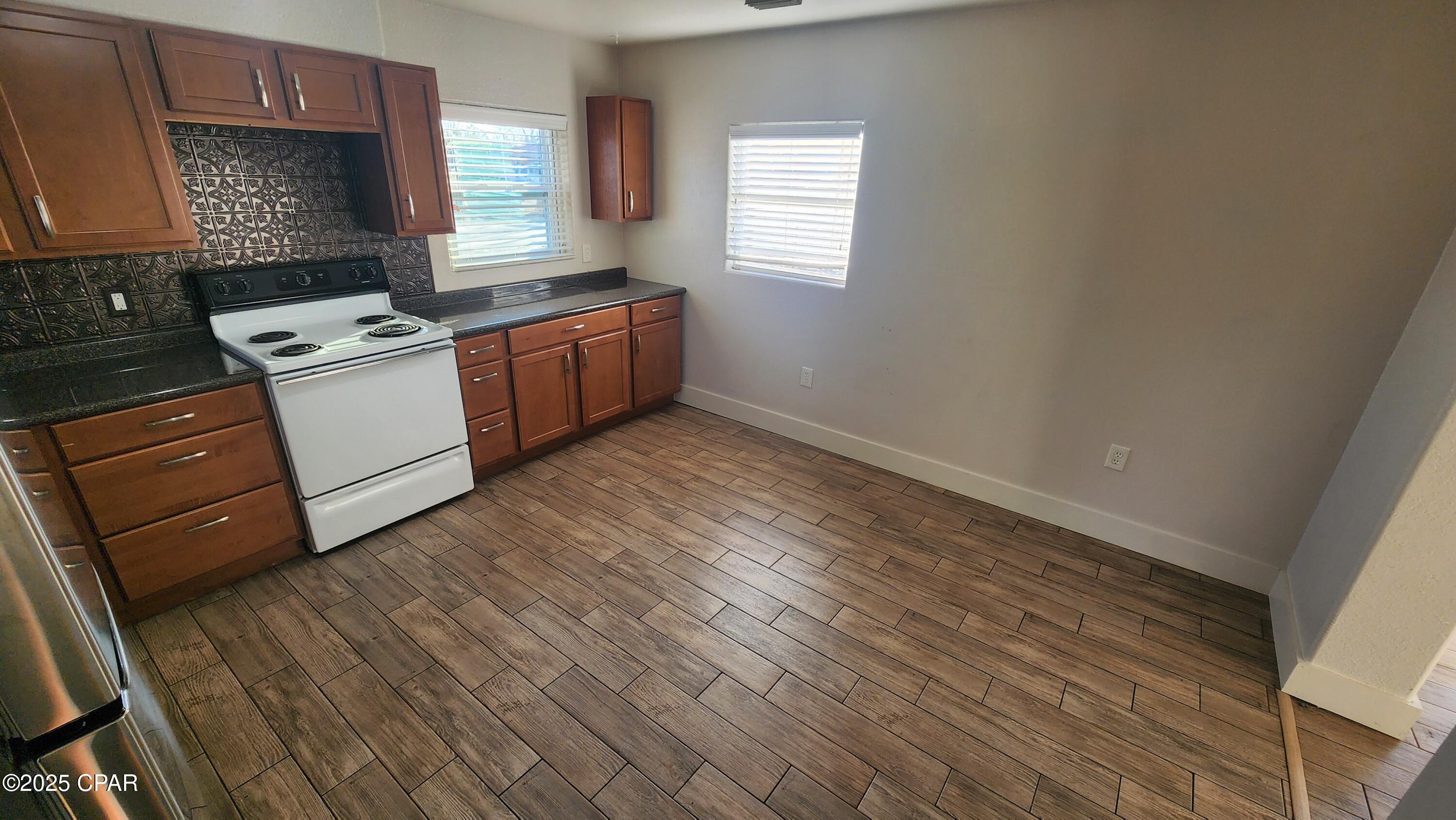 [No Recorded Subdiv] - Residential Lease