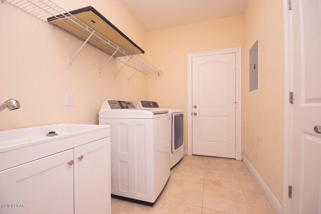 Dolphin Bay - Residential