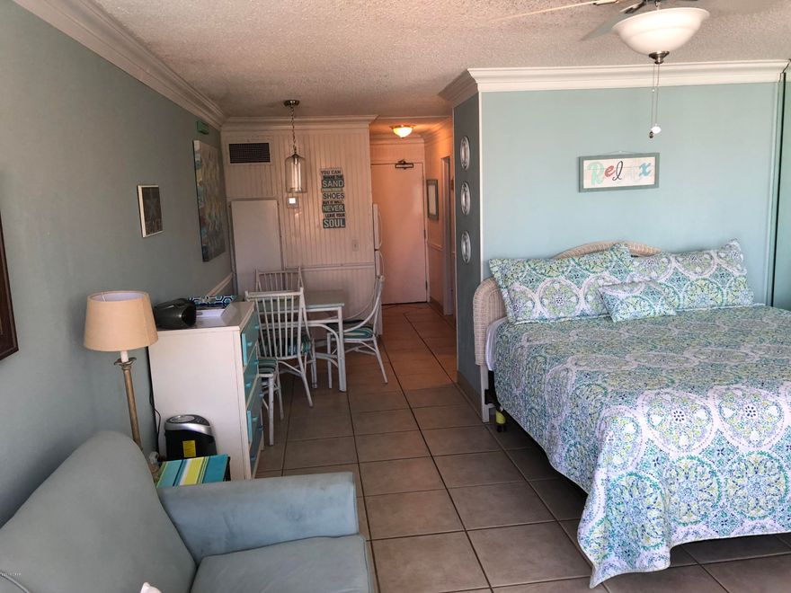 Amazing Gulf Views Are Available In This 6th Floor Studio!  Call Today To Arrange Your Private Viewing & See For Yourself All That This Property Has To Offer!