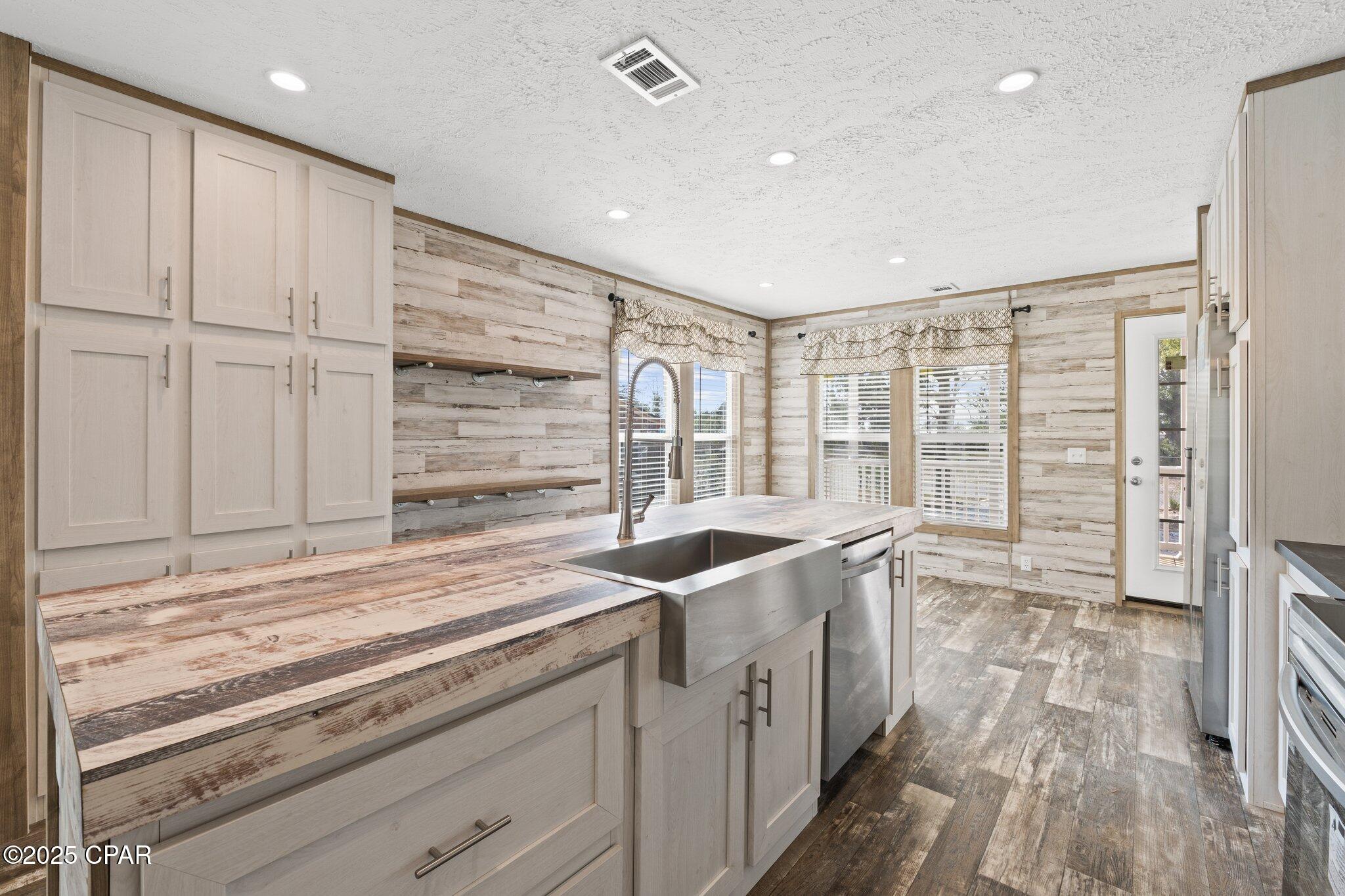 E Springfield - Residential