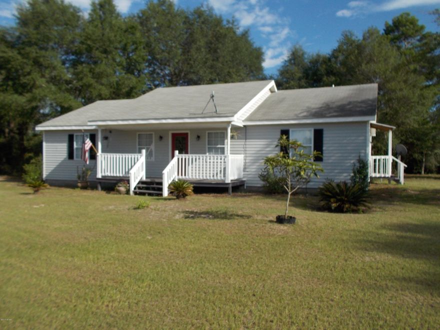 Move in ready!  This peaceful country home is the perfect spot to start your family or to down size to enjoy life. The home sits on 4.5 acres so there is plenty of room for things like 4 wheeler riding, horses, target practice, gardening or just enjoy some privacy! This home is conveniently located at the corner of the tri-county area of Calhoun, Bay and Jackson Counties just off of Hwy 231 so you're close to everything the Florida Panhandle has to offer from the beaches, lakes, river/creeks, caverns and so much more. The home has been very well kept and is ready to move into. The floors are new throughout and it has recently been painted. This one is worth seeing