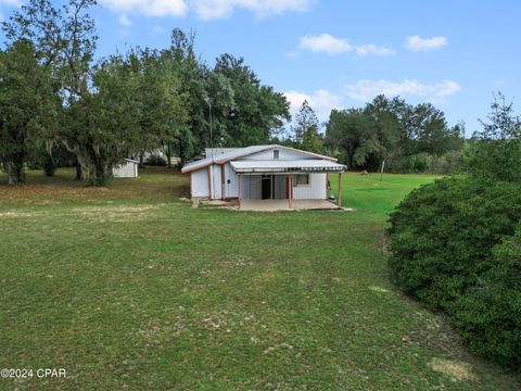 A home in Blountstown