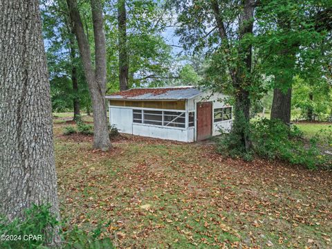 A home in Blountstown