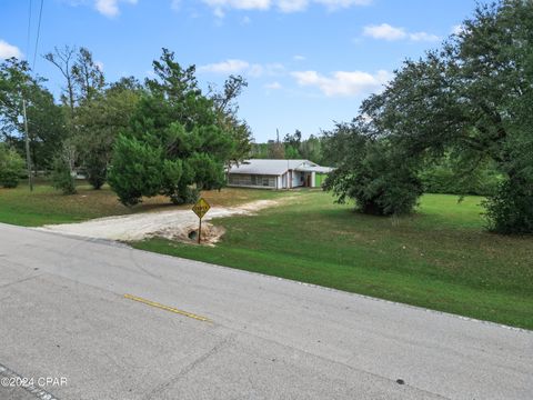 A home in Blountstown