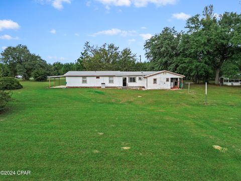 A home in Blountstown