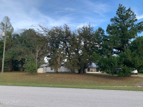 A home in Blountstown