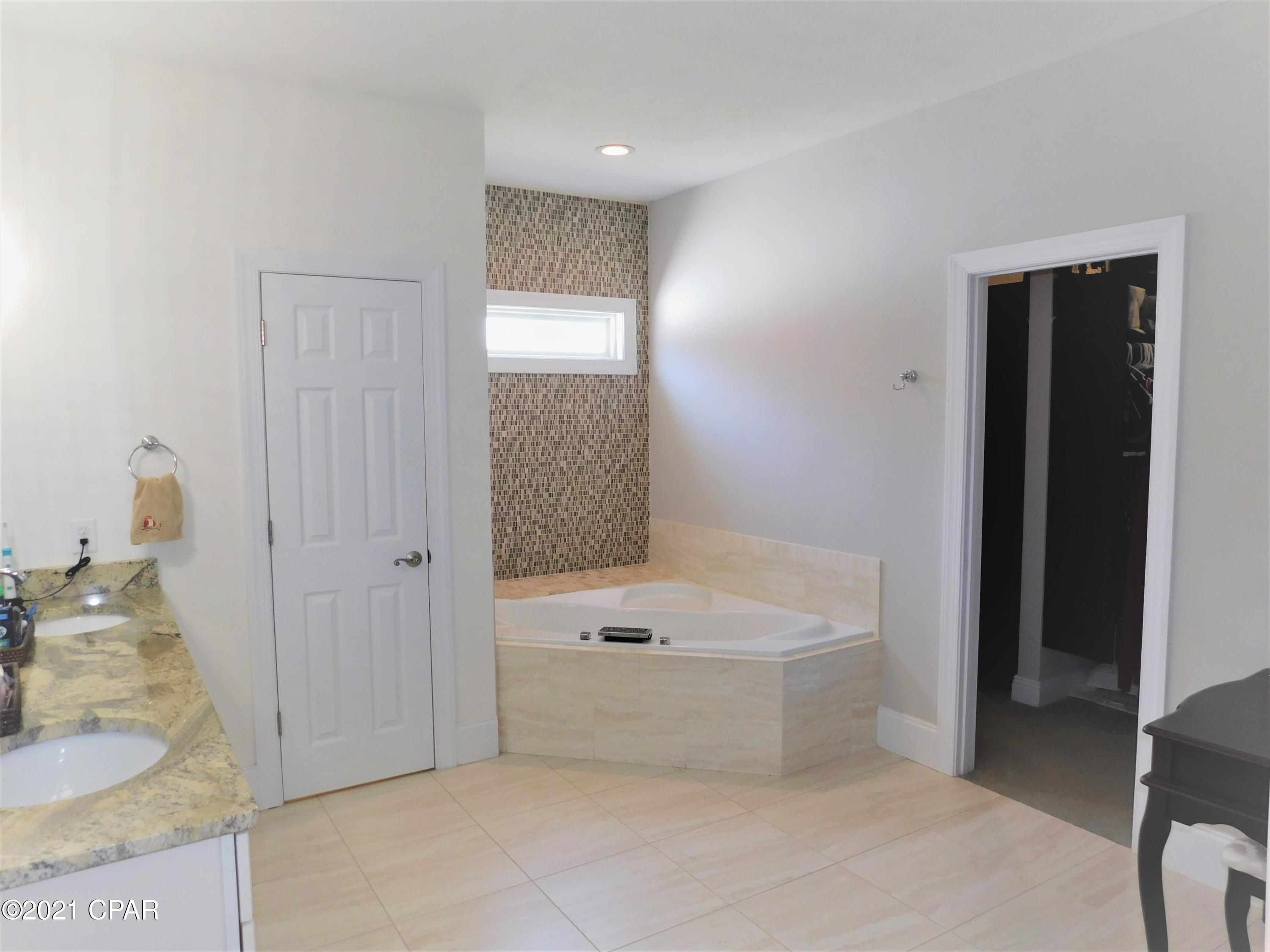 Dolphin Bay - Residential