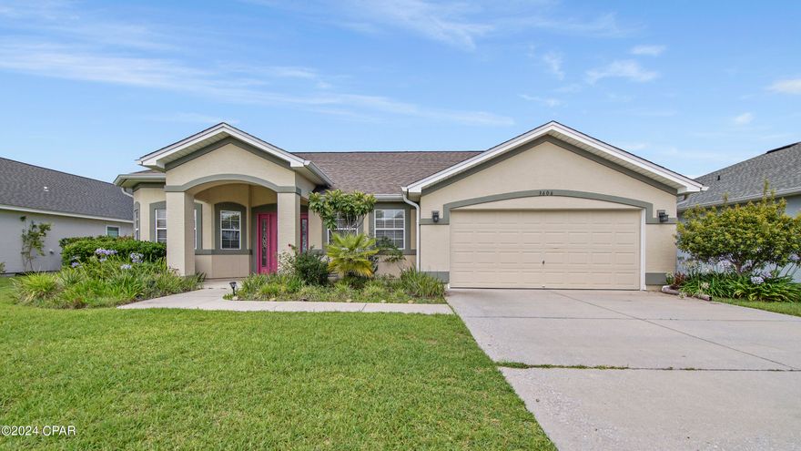 CURRENTLY UNDER CONTRACT, SELLER WILL CONSIDER BACKUP OFFERS.
3 Bedroom/ 2 bathroom one-owner home located in the highly desired ''Hammocks'' subdivision; Minutes from restaurants, shopping, schools and more! Interior features arched hallways and tile flooring throughout all main areas. Formal dining area and kitchen are situated off the entryway; Kitchen features eat-in dining area, breakfast bar, and pantry overlooking the living room. Living room showcases arched entryway into kitchen and sliding glass doors to the back patio. Laundry room, bedrooms, and full guest bathroom are located past the formal dining area. Bathroom features handicap accessible shower with glass door. Master bedroom and en suite features sliding glass doors to the back patio, double vanities, his/her walk in closets, and tub/shower combo. 
Exterior showcases a covered front porch, sunroom, privacy vinyl fenced backyard.

Call to schedule your private showing today! All Measurements approx. buyer to verify if important.