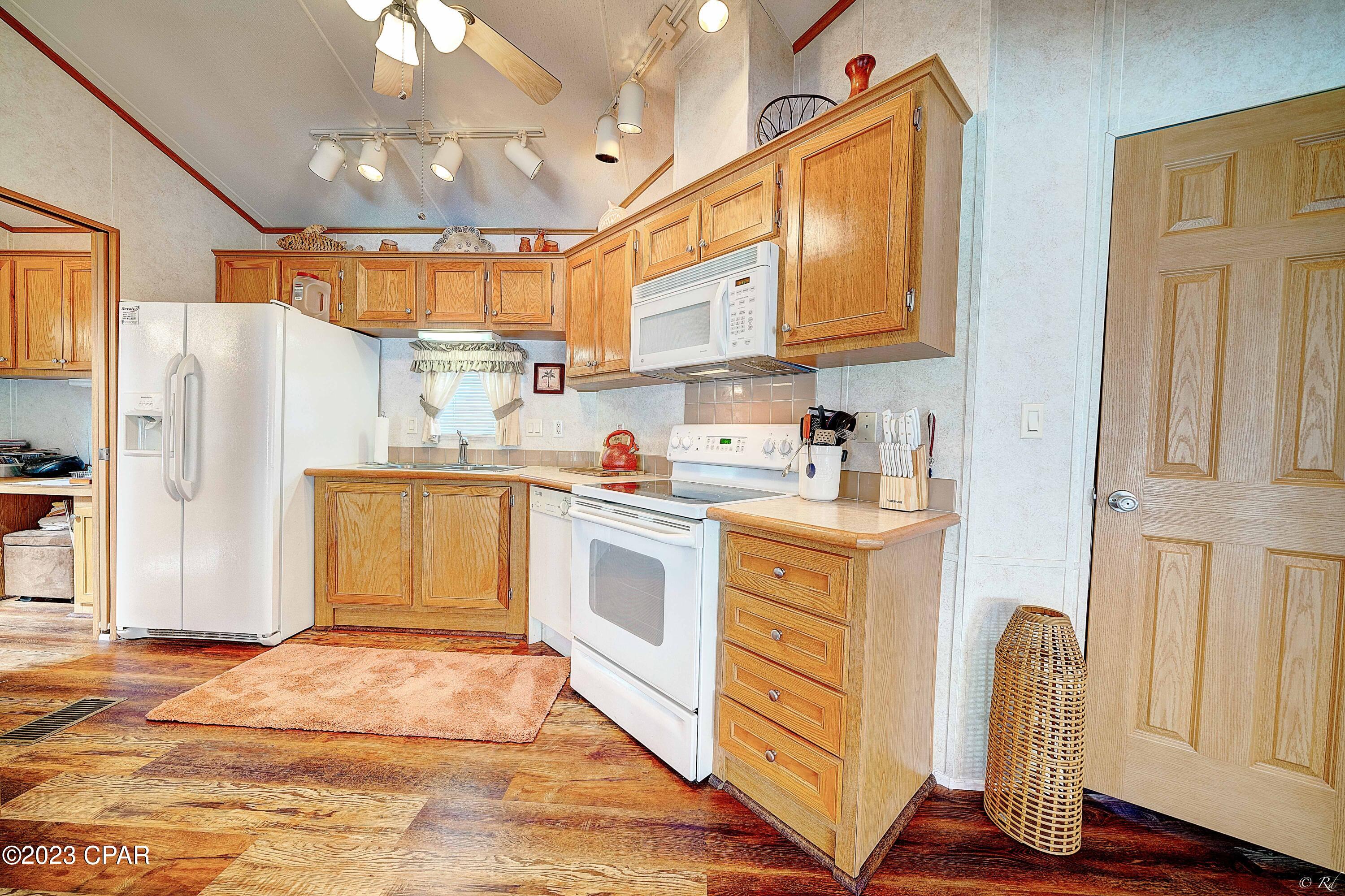 Emerald Pointe Resort - Residential