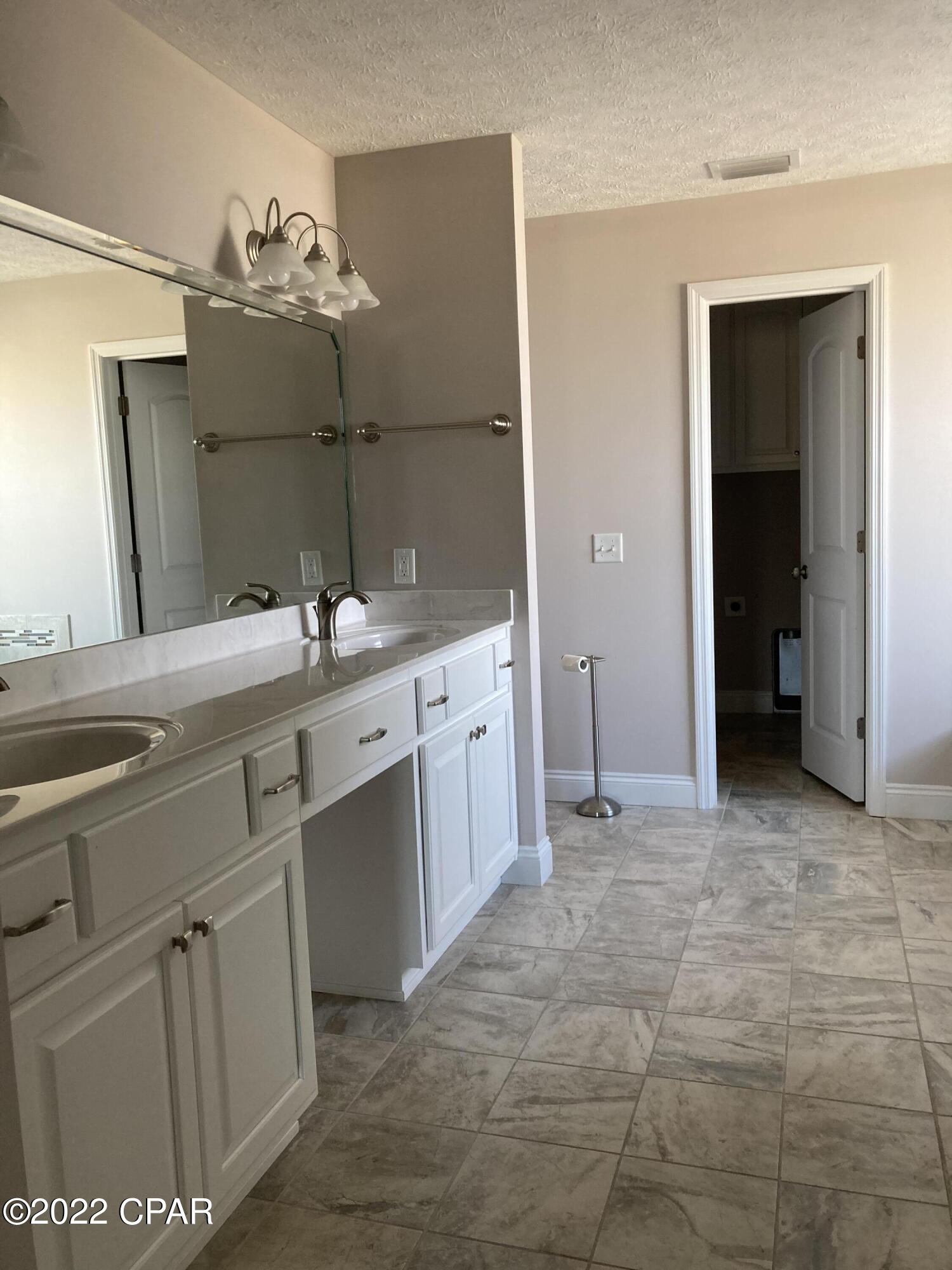 Sandy Creek Air Park Ph II - Residential Lease