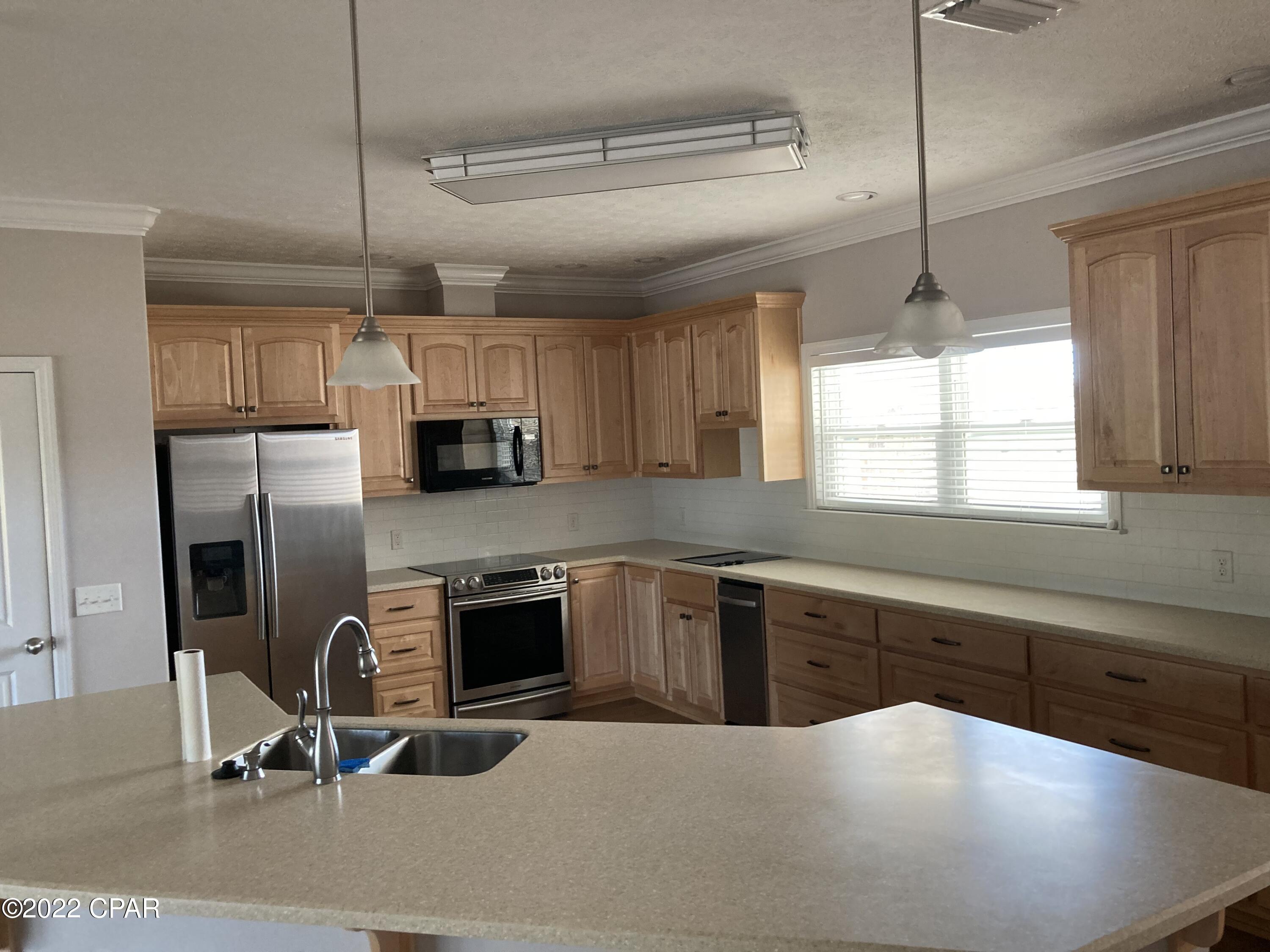 Sandy Creek Air Park Ph II - Residential Lease