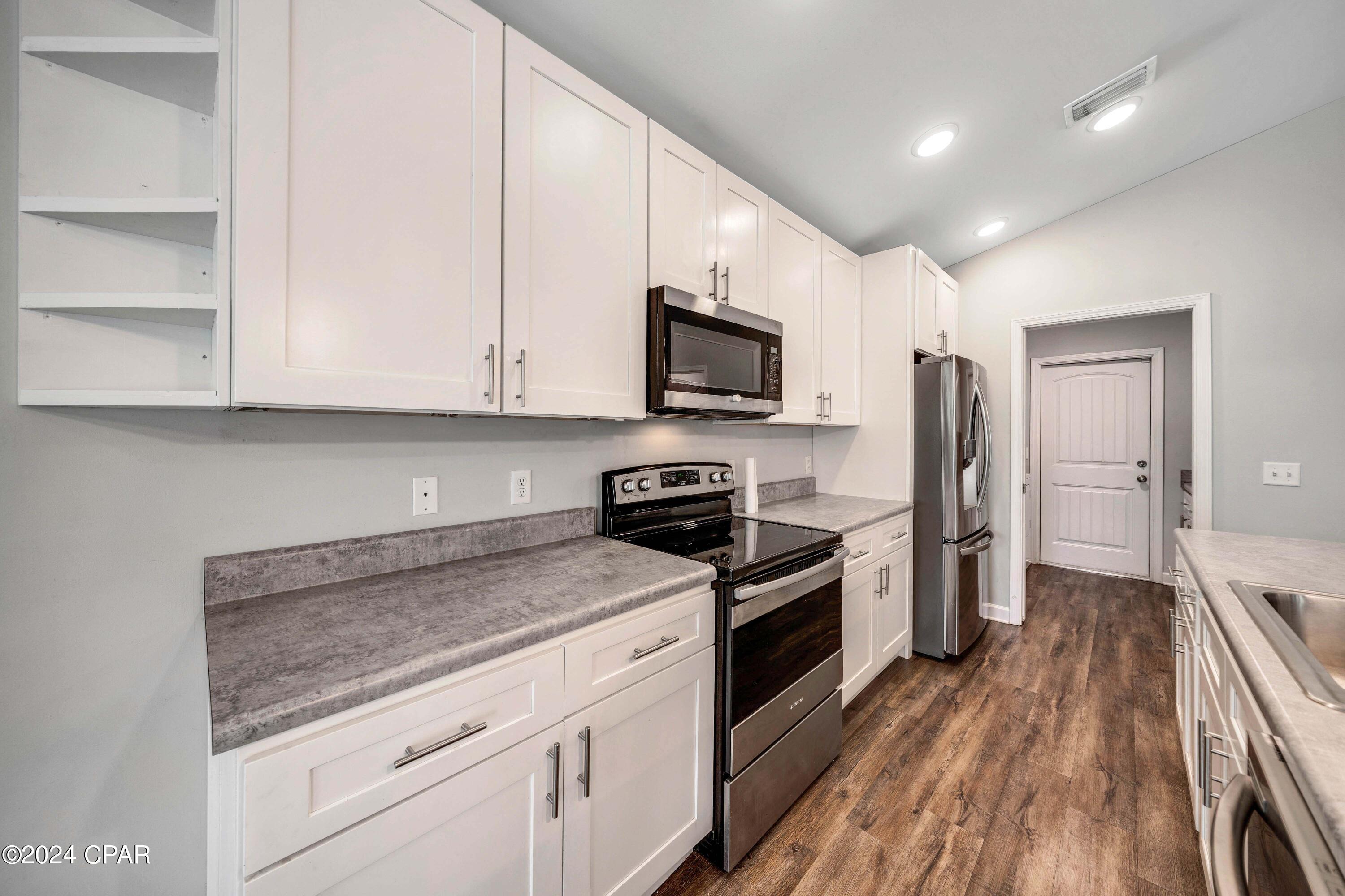 Woodlawn Village Ph 1 - Residential Lease