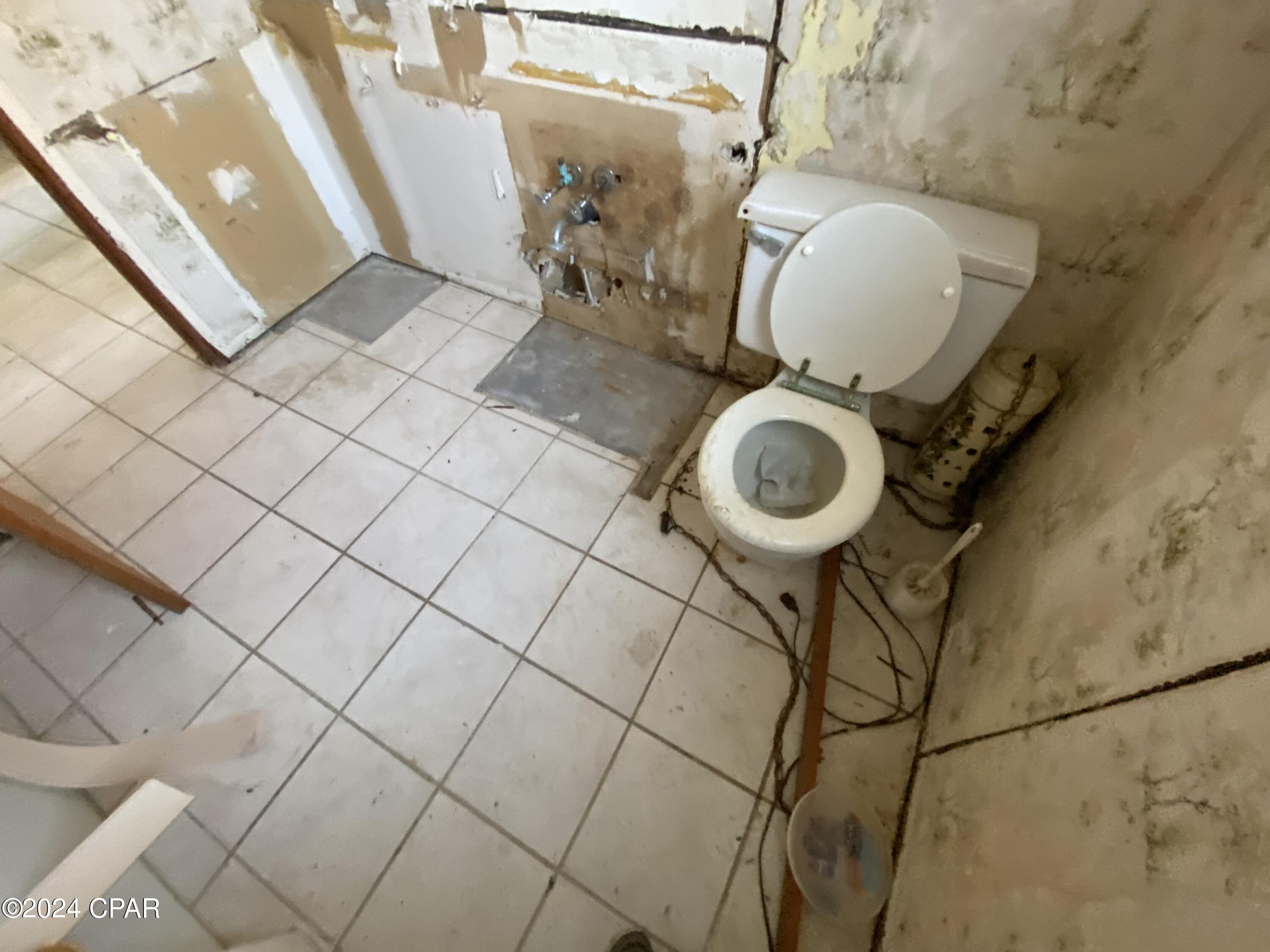 Bay Park Manor - Residential