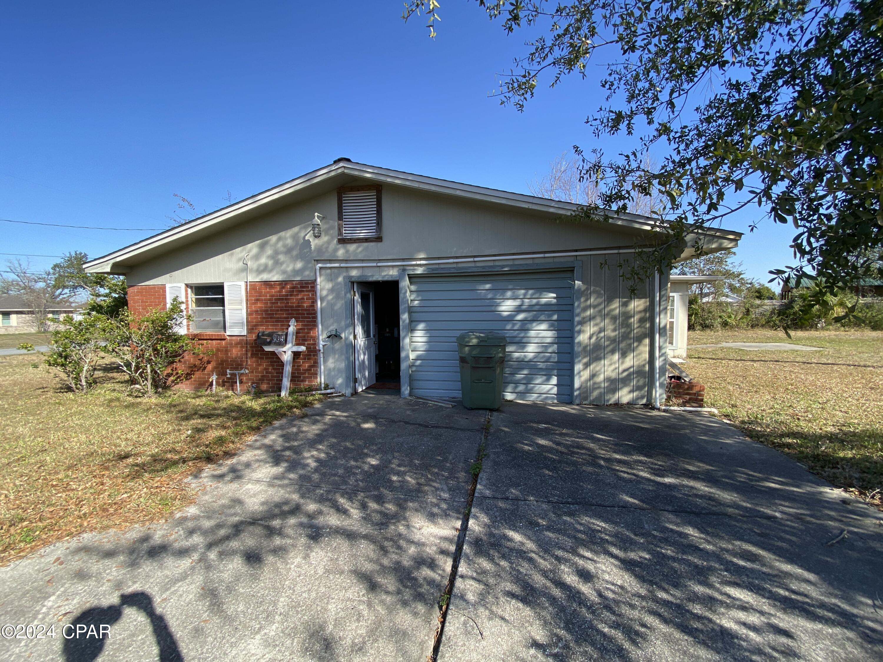 Bay Park Manor - Residential