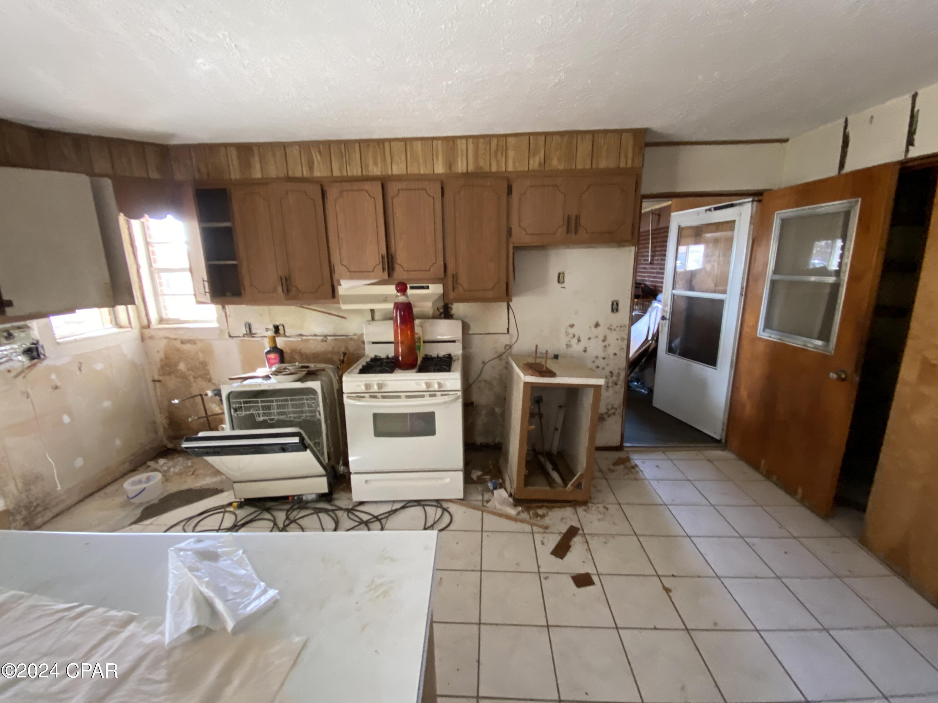 Bay Park Manor - Residential