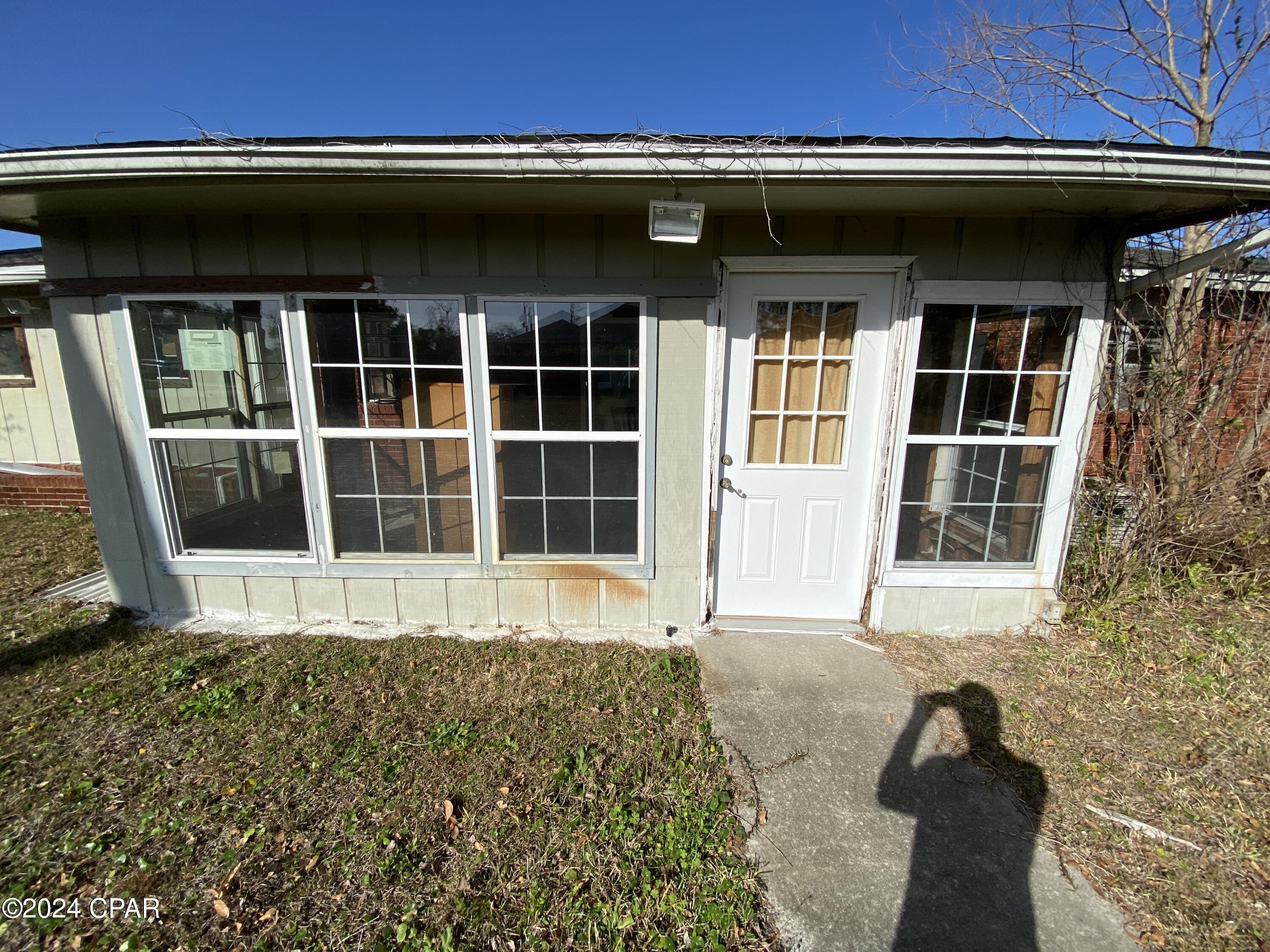 Bay Park Manor - Residential