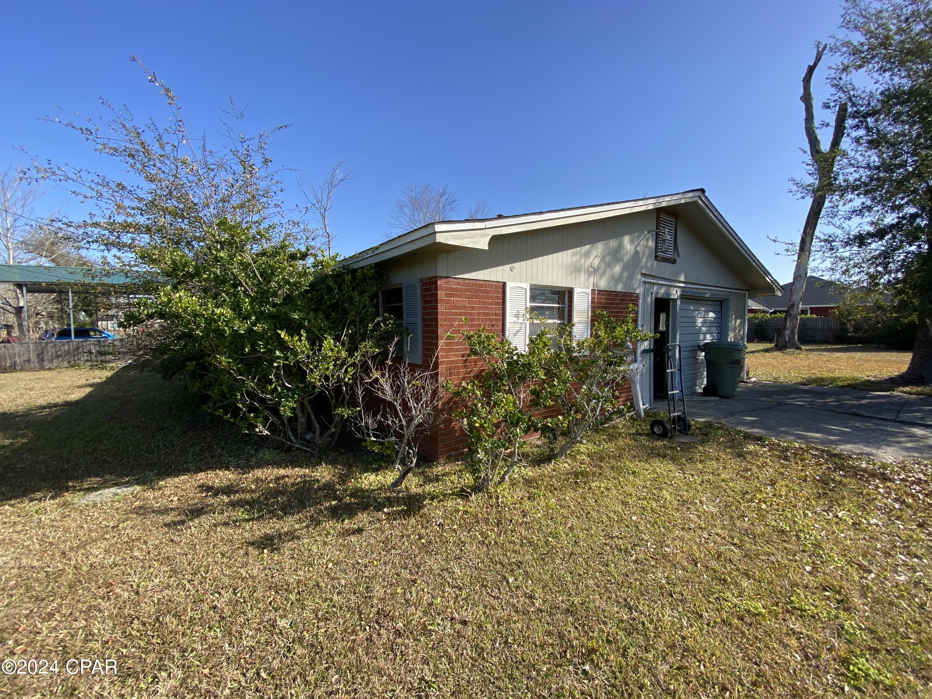 Bay Park Manor - Residential
