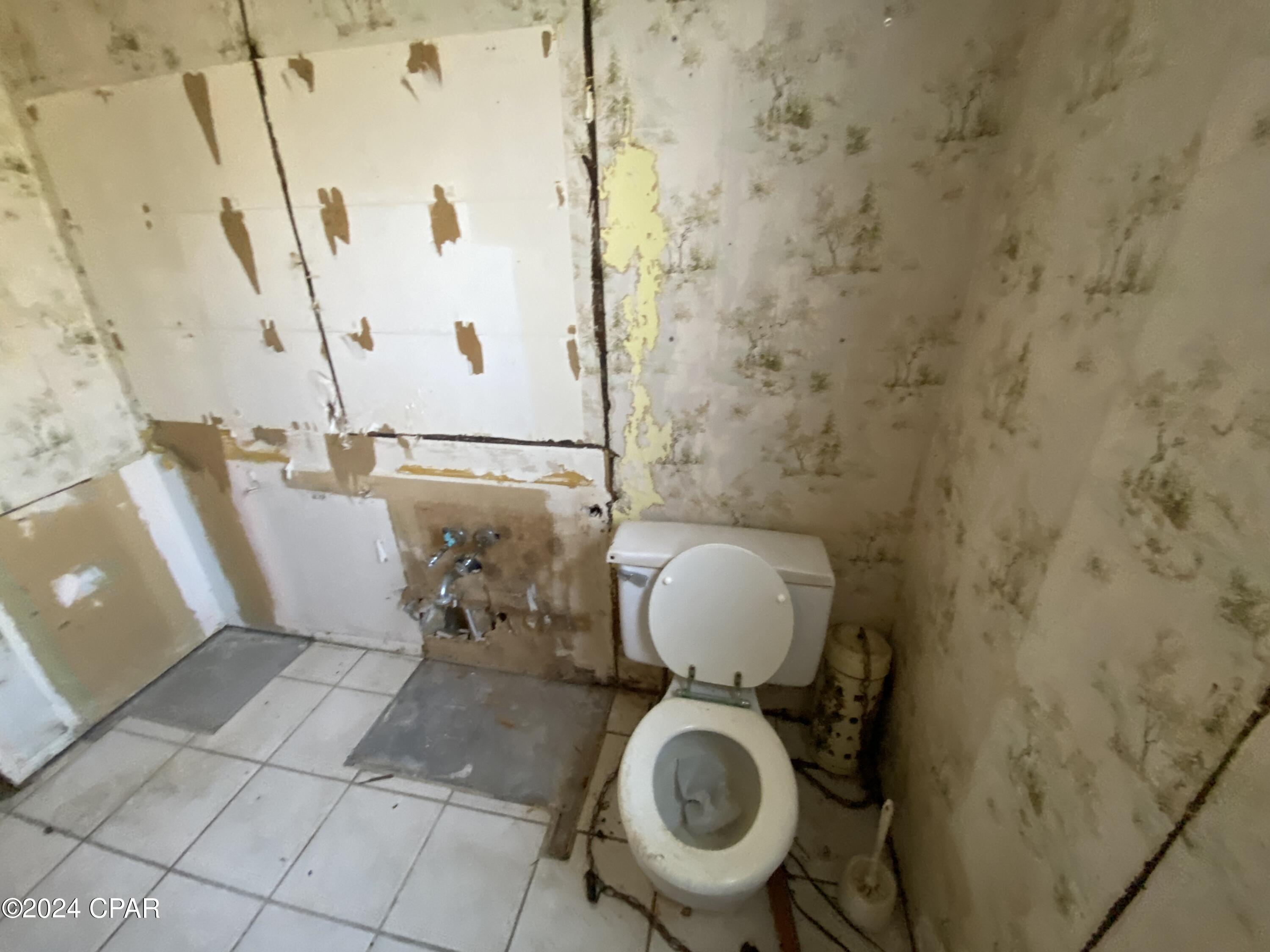 Bay Park Manor - Residential