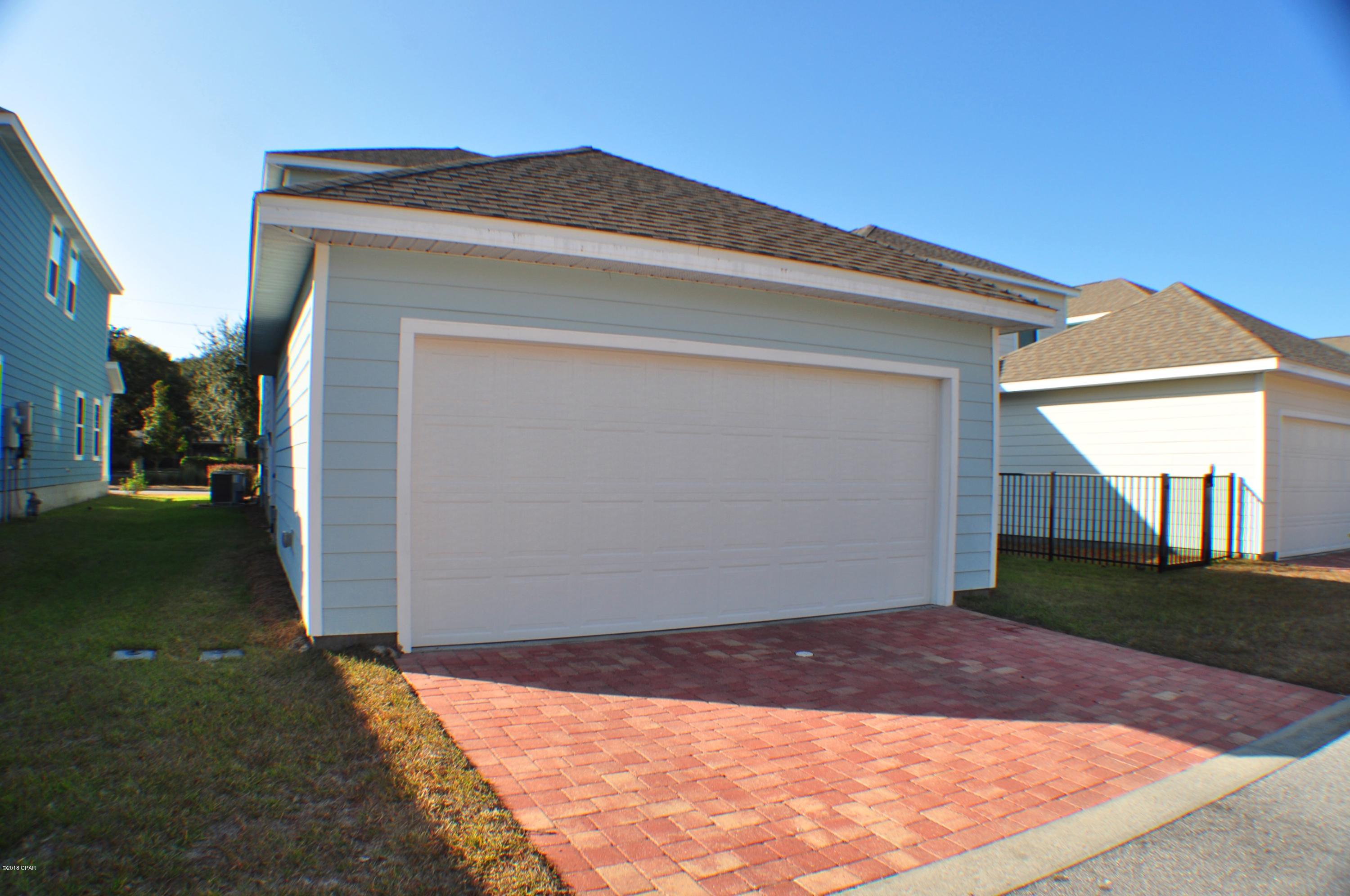 Magnolia Bay Club - Residential