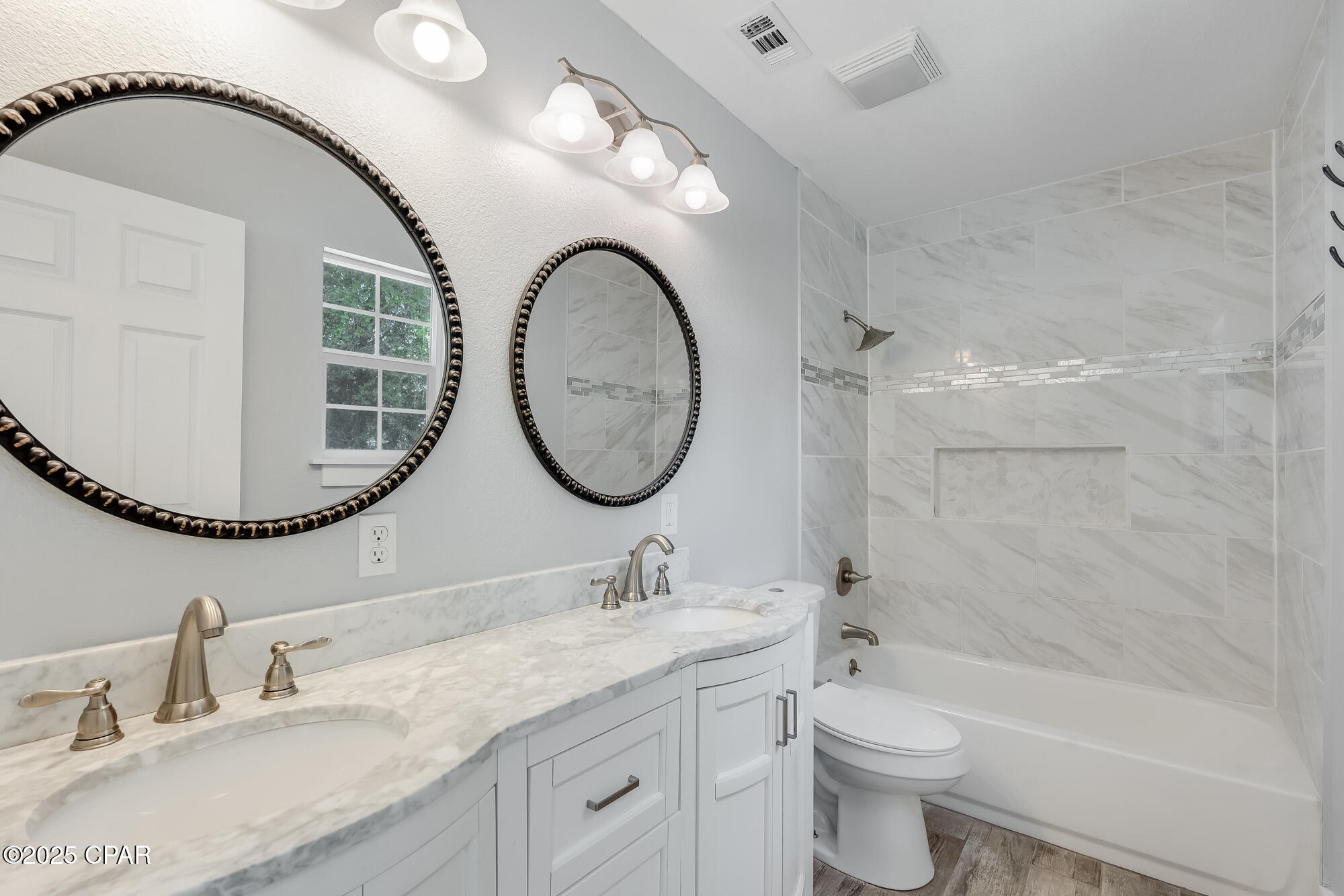 Venetian Villa 1st Add Replat - Residential