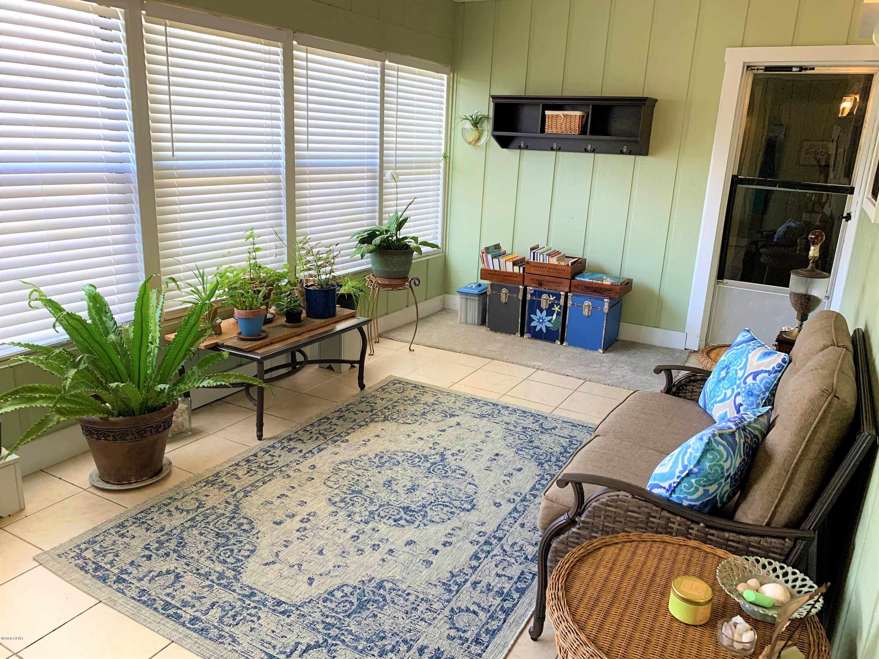 Laguna Beach Estates 7th Add - Residential