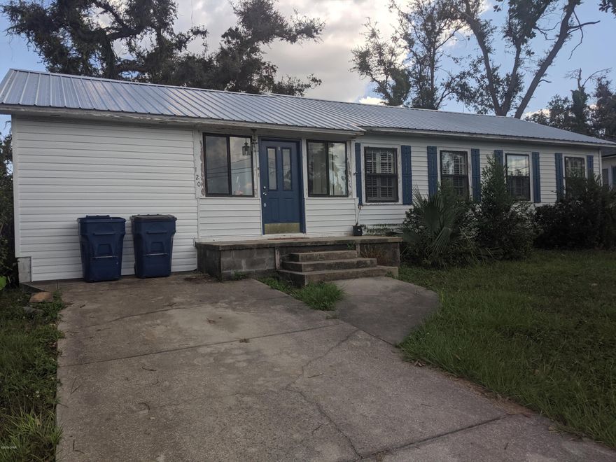 Attention Investors: 3/3  fixer upper with converted garage to 3rd bedroom. Plus a through room perfect for office or nursery not included in the bedroom/bathroom count. located in the The Cove. HUGE potential for the right cash buyer! Has 1-2 year old roof. Needs some paint and TLC and this home could be an amazing, prime location, investment!