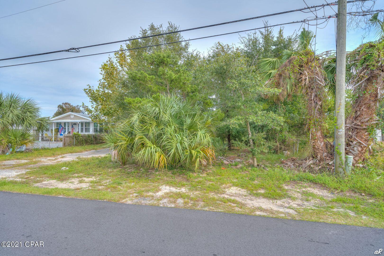 Bahama Heights - Land