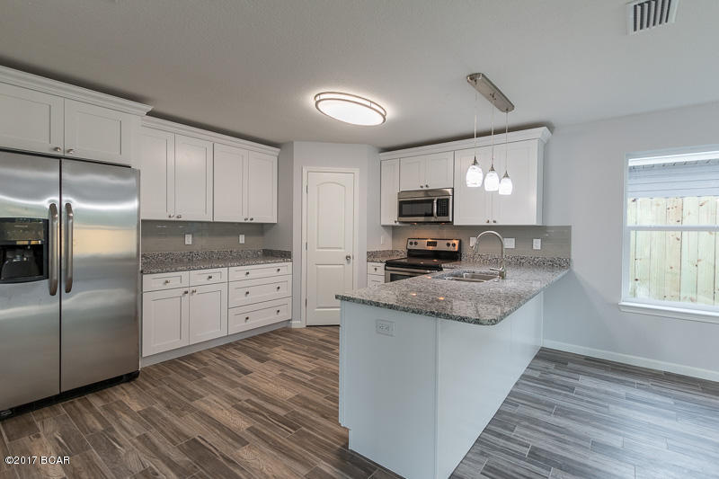 The Pines Of Lynn Haven - Residential