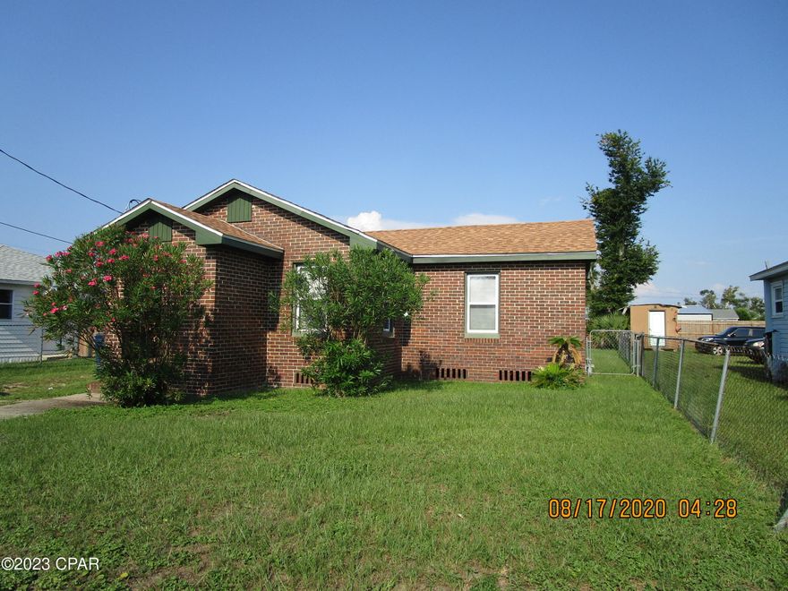 Cute 1/1 Florida Cottage with a large back yard. All property sizes and ages are approximate, please measure and/or verify if important.
School assignments are subject to change, please check with Bay County for most accurate information.
Deposit is the same as the rent.
Pets allowed with owner approval and NON REFUNDABLE pet fee applies per pet. Breed restrictions apply.