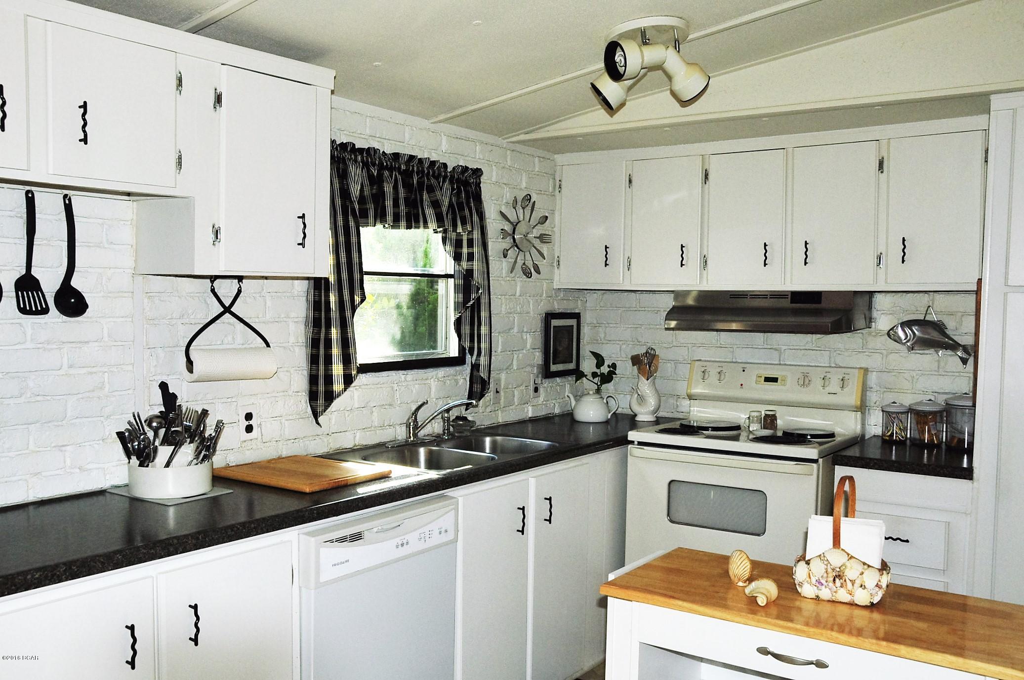 Laguna Beach Estates 7th Add - Residential