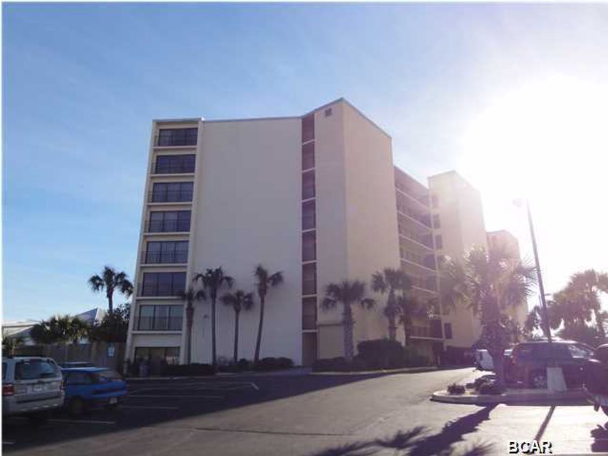 Ready to rent, Gulf Front condo located in the Moondrifter Condo Complex! Breathtaking views from private balcony! Spacious bedroom with private bath! Living area with sliding glass doors that lead balcony! Tile throughout! Great amenities! Don't miss out on this great opportunity! Show and submit your offer today!