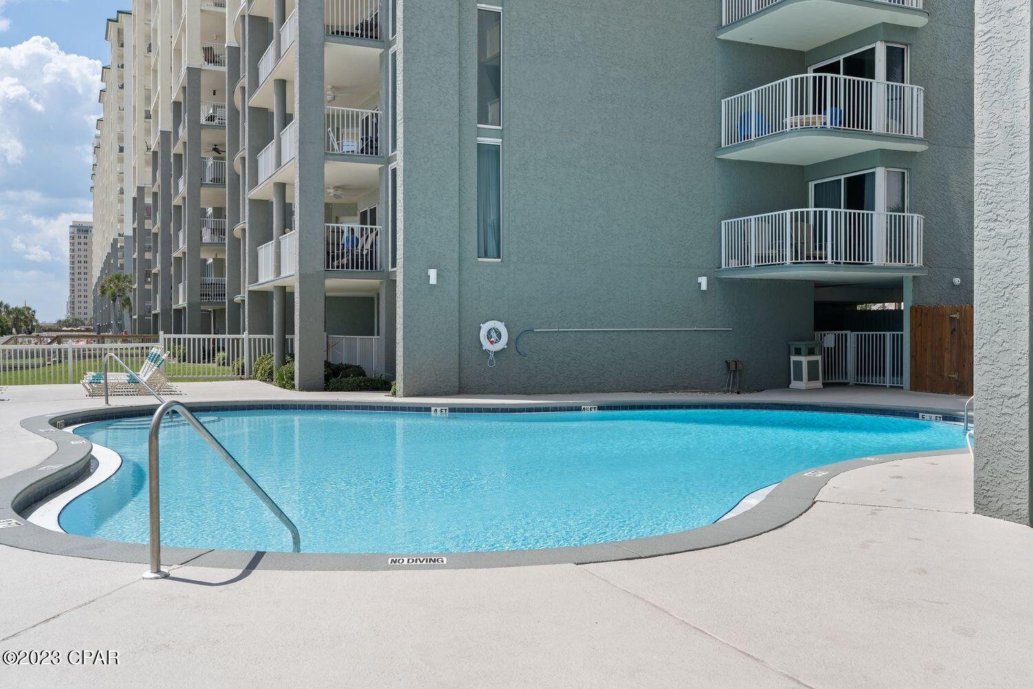 Long Beach Towers I - Residential