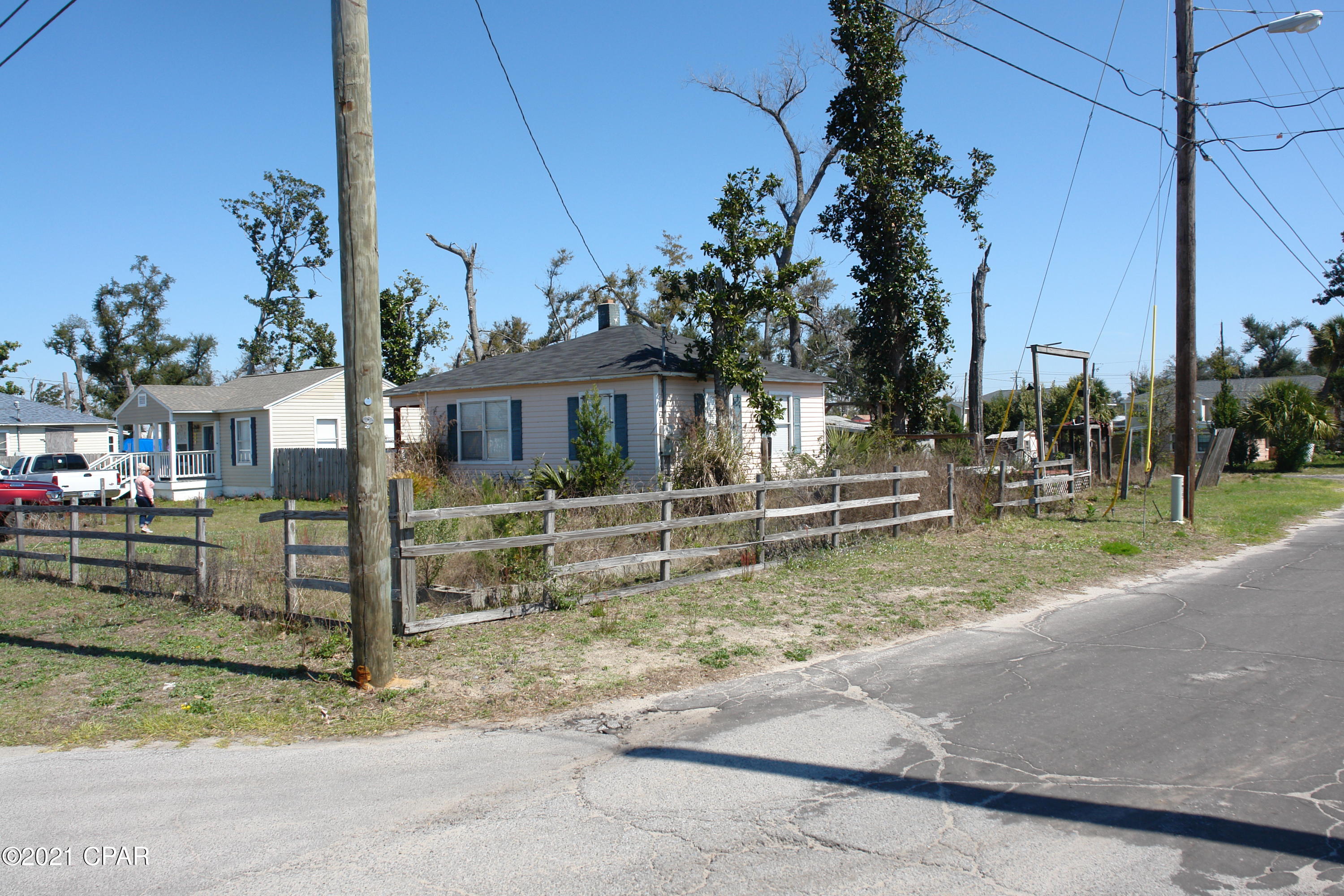 [No Recorded Subdiv] - Residential